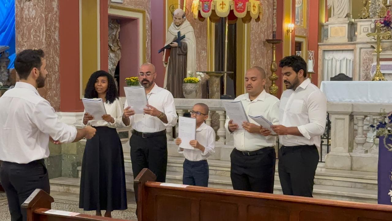 Aula de canto gregoriano em andamento